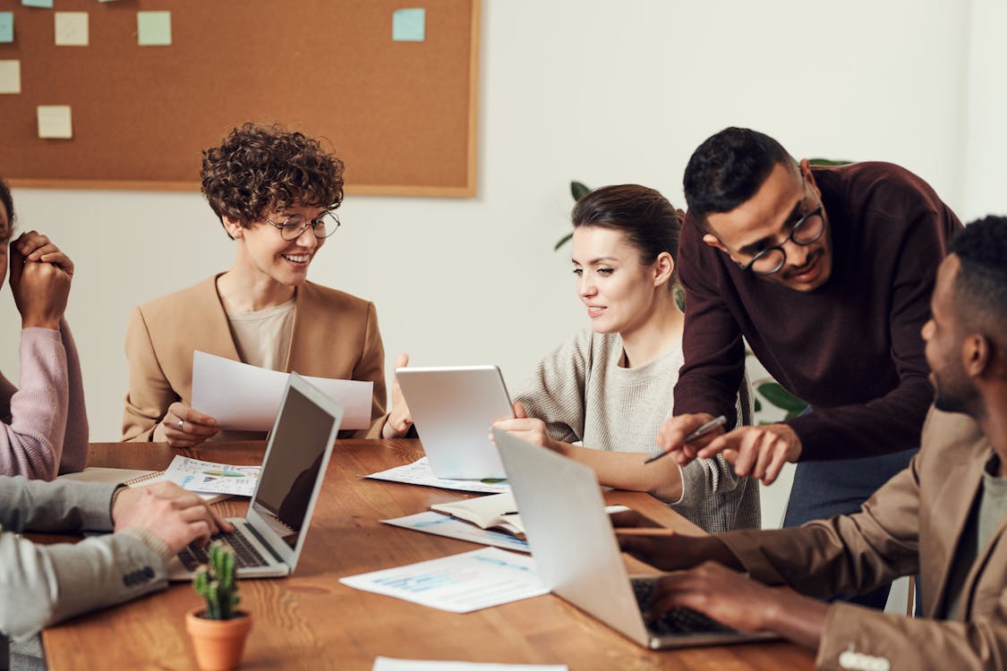 Clients recommandant un commerce à leurs proches